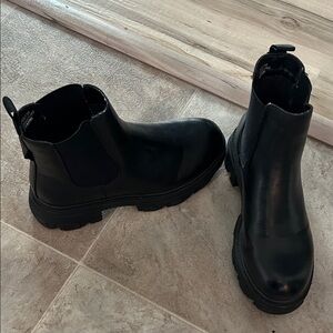 Sleek Black Chelsea Boots